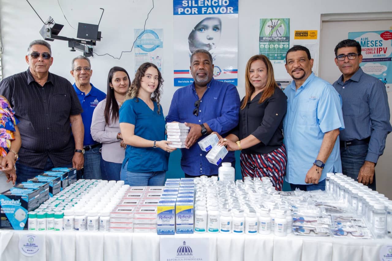 Gabinete de Política Social entrega más de 14 millones de pesos en medicamentos e insumos a hospitales de Monseñor Nouel