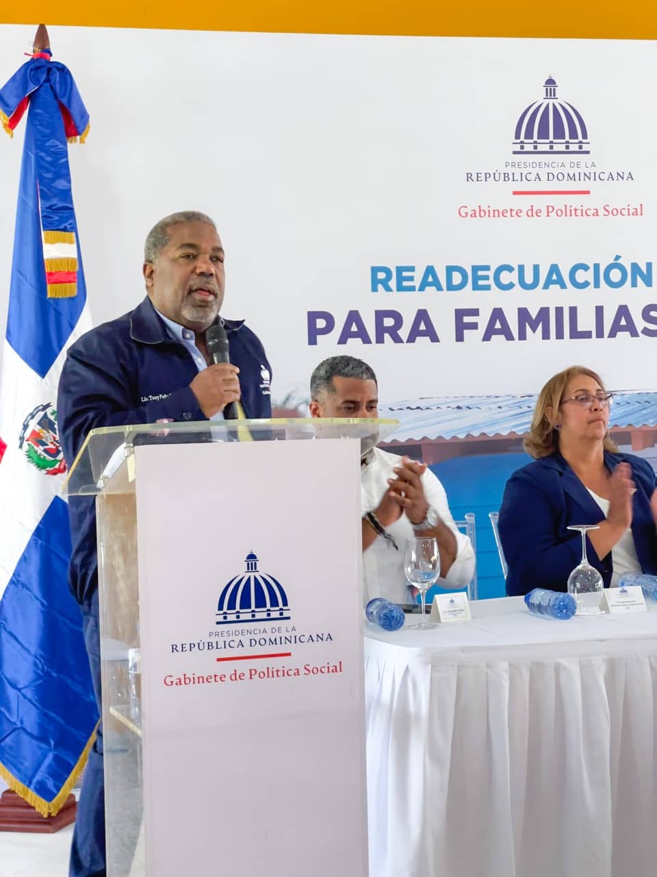 Gabinete de Política Social y MIVED inician readecuación de viviendas en San Cristóbal
