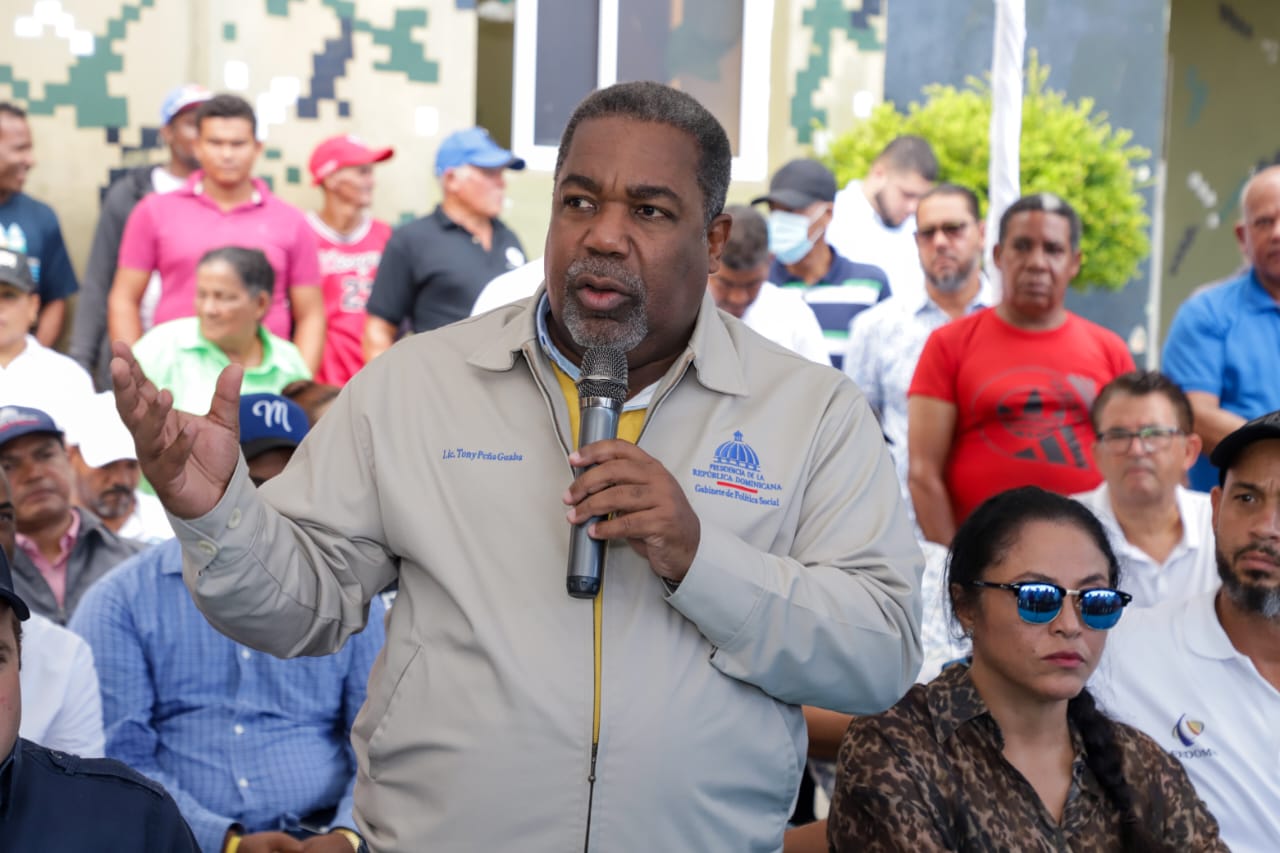 Gabinete de Política Social lleva asistencia a familias afectadas por huracán Fiona en María Trinidad Sánchez