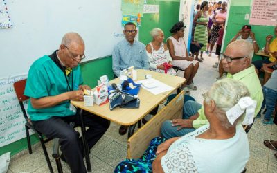 Tony Peña lleva ayuda social a Santo Domingo y San Cristóbal pese a las lluvias